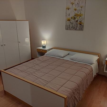 Apartment Landeka Primošten Eksteriør bilde